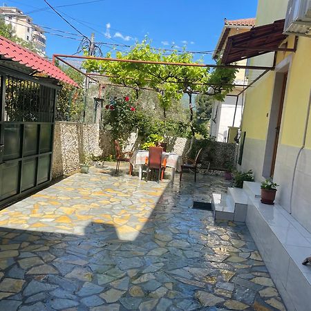 Artur'S Apartment 2 Gjirokastër Exterior foto