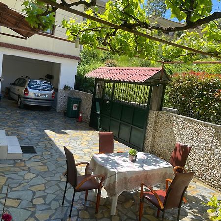 Artur'S Apartment 2 Gjirokastër Exterior foto